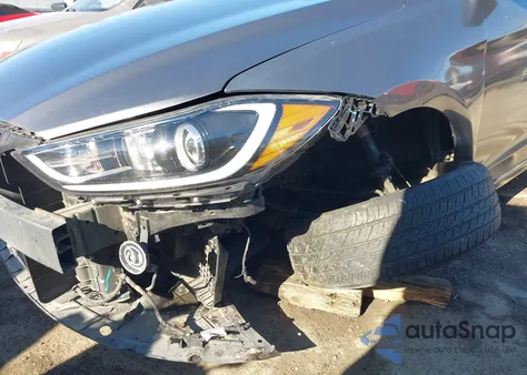 2018 Hyundai Elantra Sel z USA, uszkodzony, nr VIN 5NPD84LF8JH239897